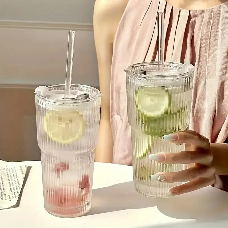 1/2ks 600ml Proužek skleněný pohár s víkem a slámou ~ Transparentní Šťáva, voda a ledová káva nápojové sklo