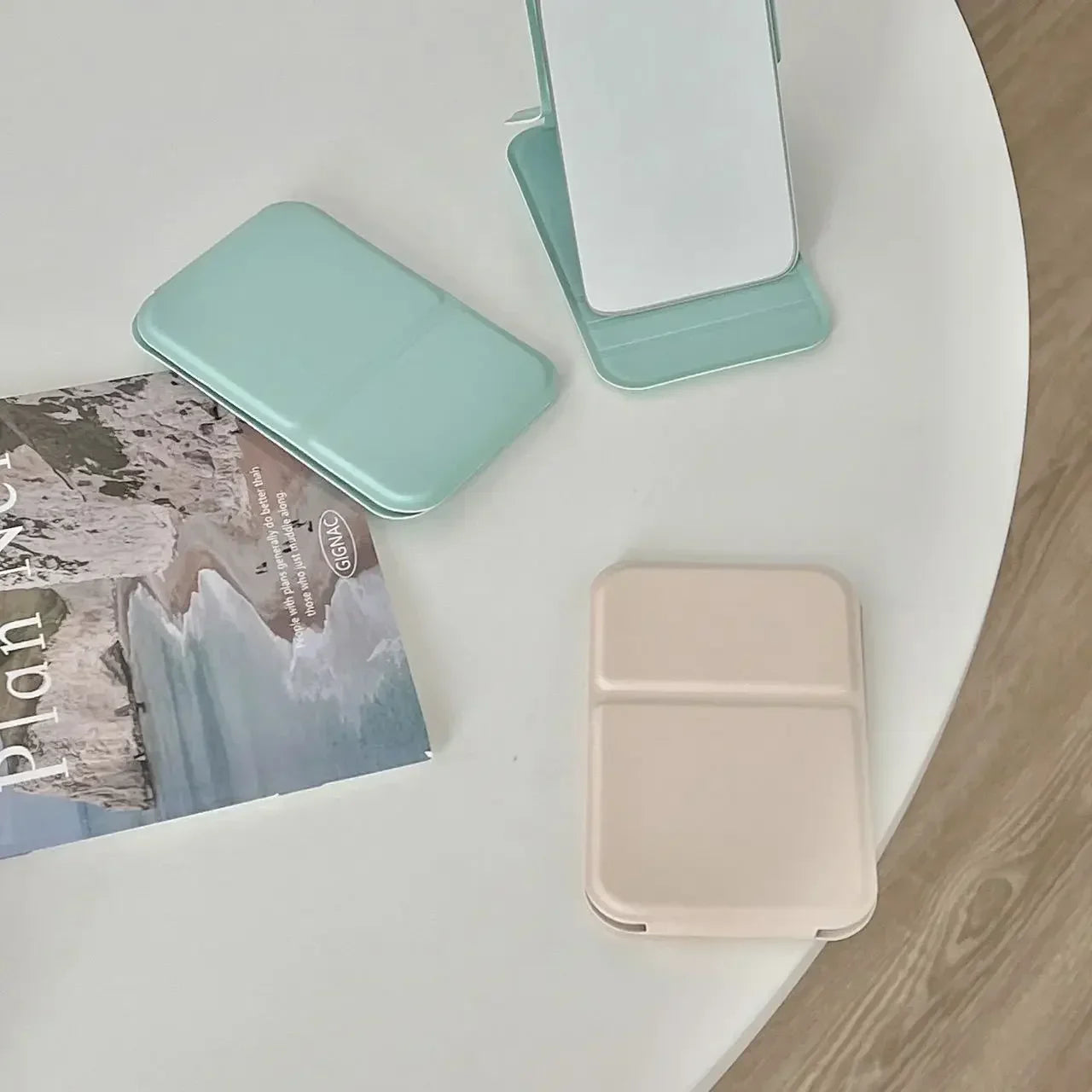 Skládací PU kůže make-up zrcadlo Elegantní kompaktní ruční zrcadlo pro cestování a denní použití